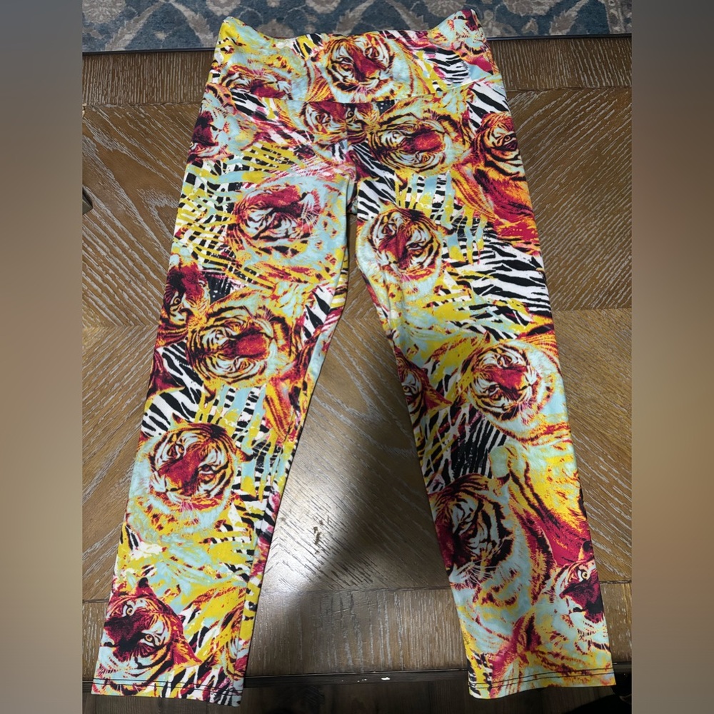 Onzie colorful tiger face and zebra stripe cropped leggings size xs